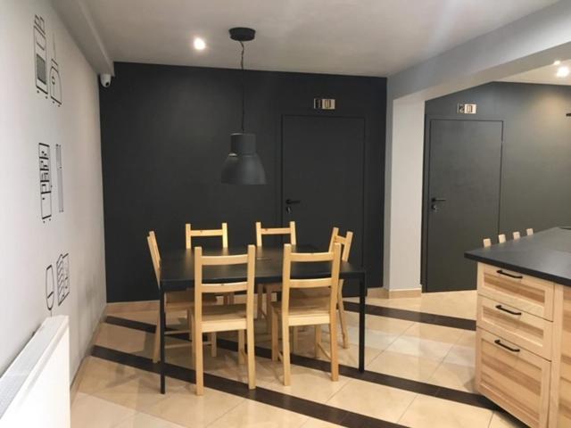 A Pousada Wygodne Pokoje H16 Chorzów Exterior foto